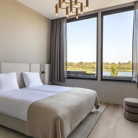 De Bronsbergen Boutique Wellness & Hotel *