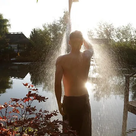 De Bronsbergen Boutique Wellness & *