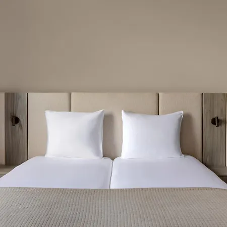 Hotel De Bronsbergen Boutique Wellness & *