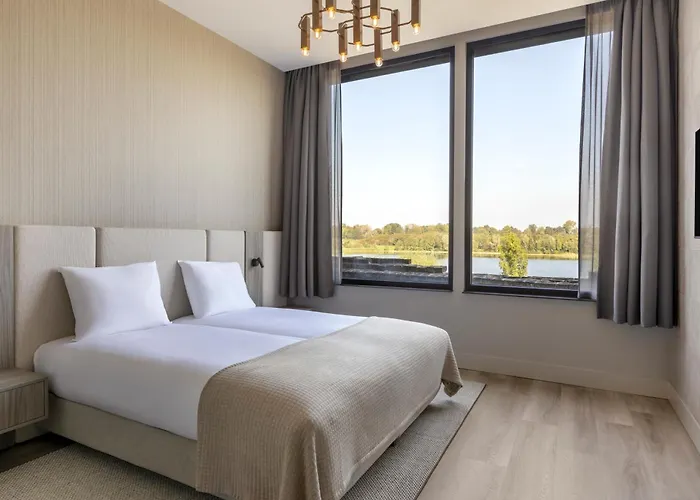 De Bronsbergen Boutique Wellness & Hotel *