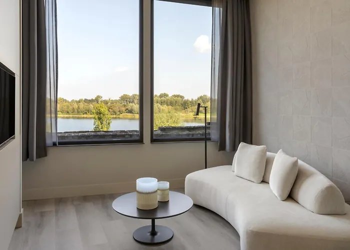 Hotel De Bronsbergen Boutique Wellness & *