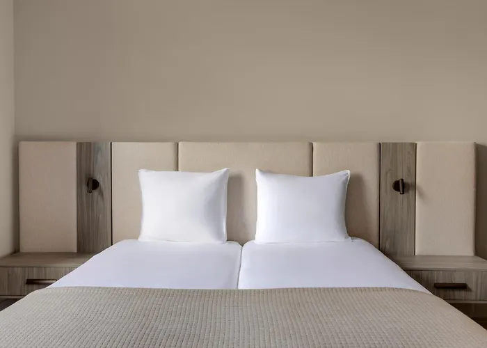 Hotel De Bronsbergen Boutique Wellness & *