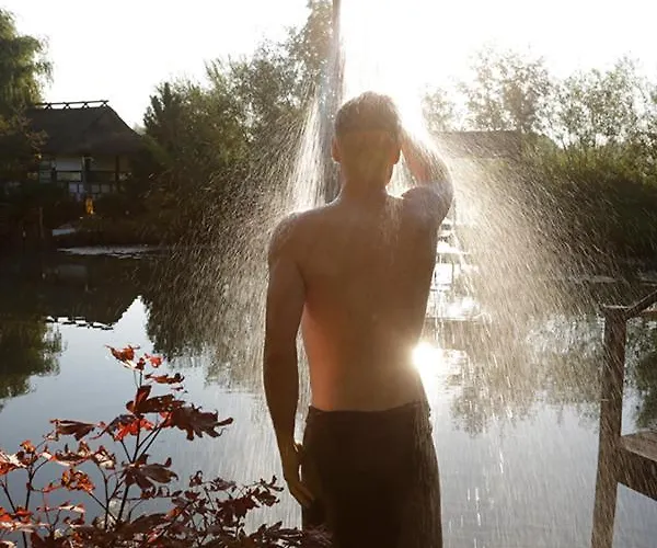 De Bronsbergen Boutique Wellness & *